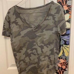 AMERICAN EAGLE camo top